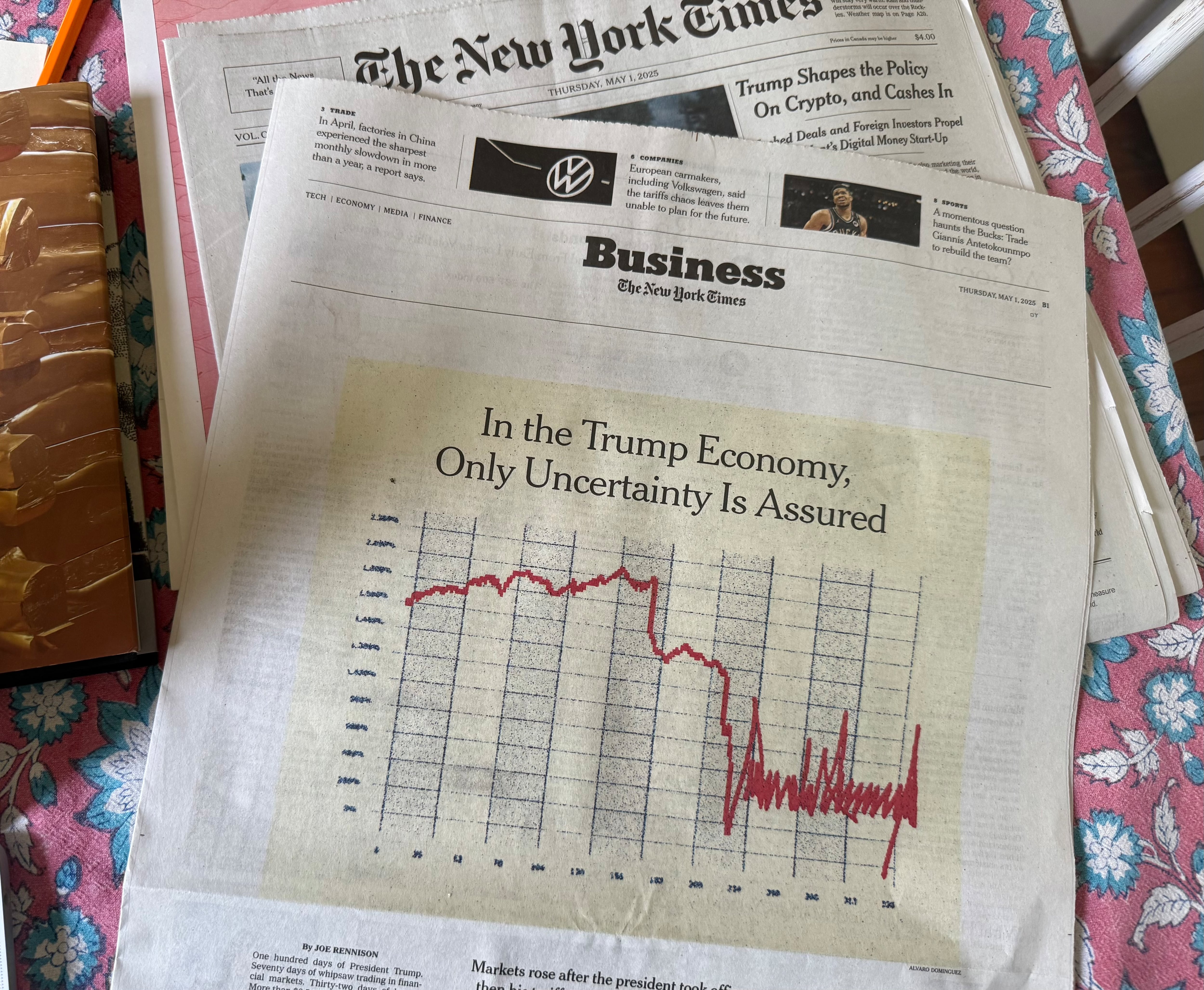 Portada del suplemento de Negocios de 'The New York Times' de este jueves, con la ilustración sobre la economía de Trump.