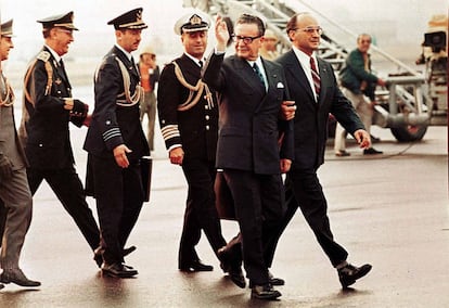 Luis Echeverría junto al expresidente de Chile, Salvador Allende, durante su visita a México en 1971.