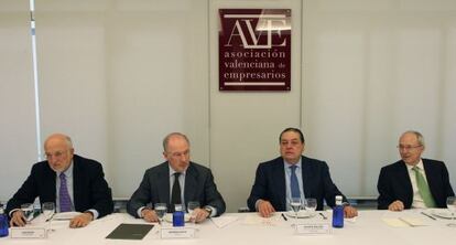 Juan Roig, Rodrigo Rato, Vicente Boluda y Francisco Pons, ayer en la reunión de la junta directiva de AVE con los directivos de Bankia.