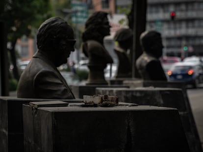 Esculturas de músicos mexicanos en la Plaza de los compositores, en Ciudad de México.