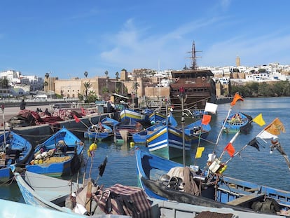 Barcos varados en un muelle del puerto pesquero de Rabat, en el estuario del río Buregreg, en 2018.