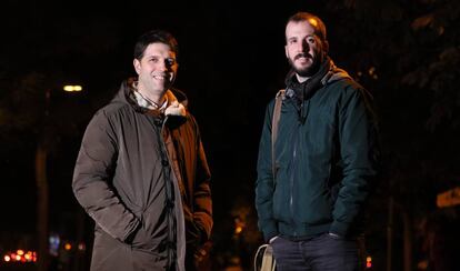 Emilio Nogales Díaz y Pablo Gutiérrez Calvo en el Paseo de los Recoletos (Madrid).