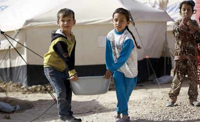 Crian&ccedil;as iraquianas no campo de refugiados de al-Hol, na S&iacute;ria.