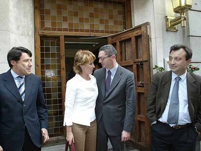 Ignacio González, Esperanza Aguirre, Alberto Ruiz-Gallardón y Manuel Cobo, en abril de 2004.