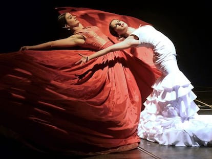 Escena de &#039;Flamenco India&#039;, de Carlos Saura, en el Teatro Calder&oacute;n de Valladolid, el jueves pasado.