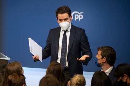 El secretario general del PP, Teodoro García Egea, tras la rueda de prensa que ofreció el jueves en Madrid.OMAS