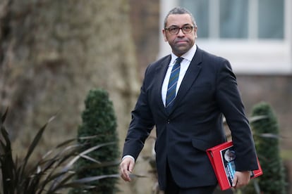 James Cleverly en los alrededores de Downing Street, en Londres, en febrero de 2020. 