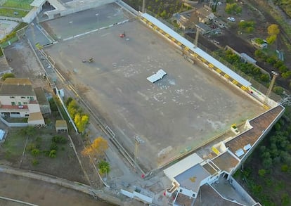 El estadio Es Moleter del Cardassar tras las inundaciones en Mallorca en otoño de 2018.