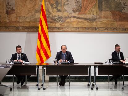 El presidente de la Generalitat, Quim Torra (centro) junto a otros miembros de su Govern.