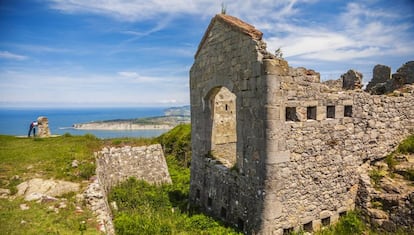 El fuerte de monte Serantes, en la costa de Bizkaia.