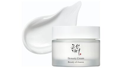 Esta crema hidratante coreana​ deja un efecto piel de cristal.