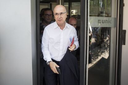 Josep Antoni Duran Lleida abandona la reunió d'Unió.