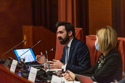 El número dos de Economía, Jordi Cabrafiga, en un momento de su intervención en la comisión del Parlament.