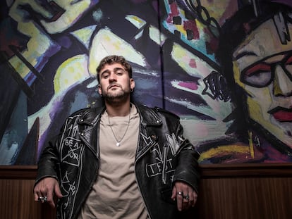 El músico y cantante Dani Fernández en el Hard Rock Hotel de Madrid, el martes 15 de marzo de 2022.