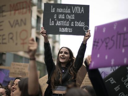 Manifestación estudiantil contra la sentencia del caso de La Manada en Barcelona.
