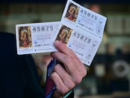 VICAR ( ALMERÍA), 06/01/2026.- Vista este martes, del numero ganador del segundo premio de la lotería del Niño vendido en la administración de la localidad de Las Cabañuelas (Vícar, Almería), donde se han vendido 97 décimos del segundo premio. EFE/ Carlos Barba