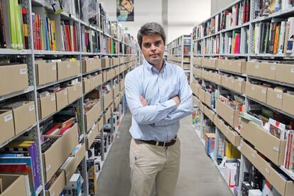 Bertrand Renault, jefe de cadena de producto de Fnac en Espa&ntilde;a, en el centro log&iacute;stico de Madrid. 