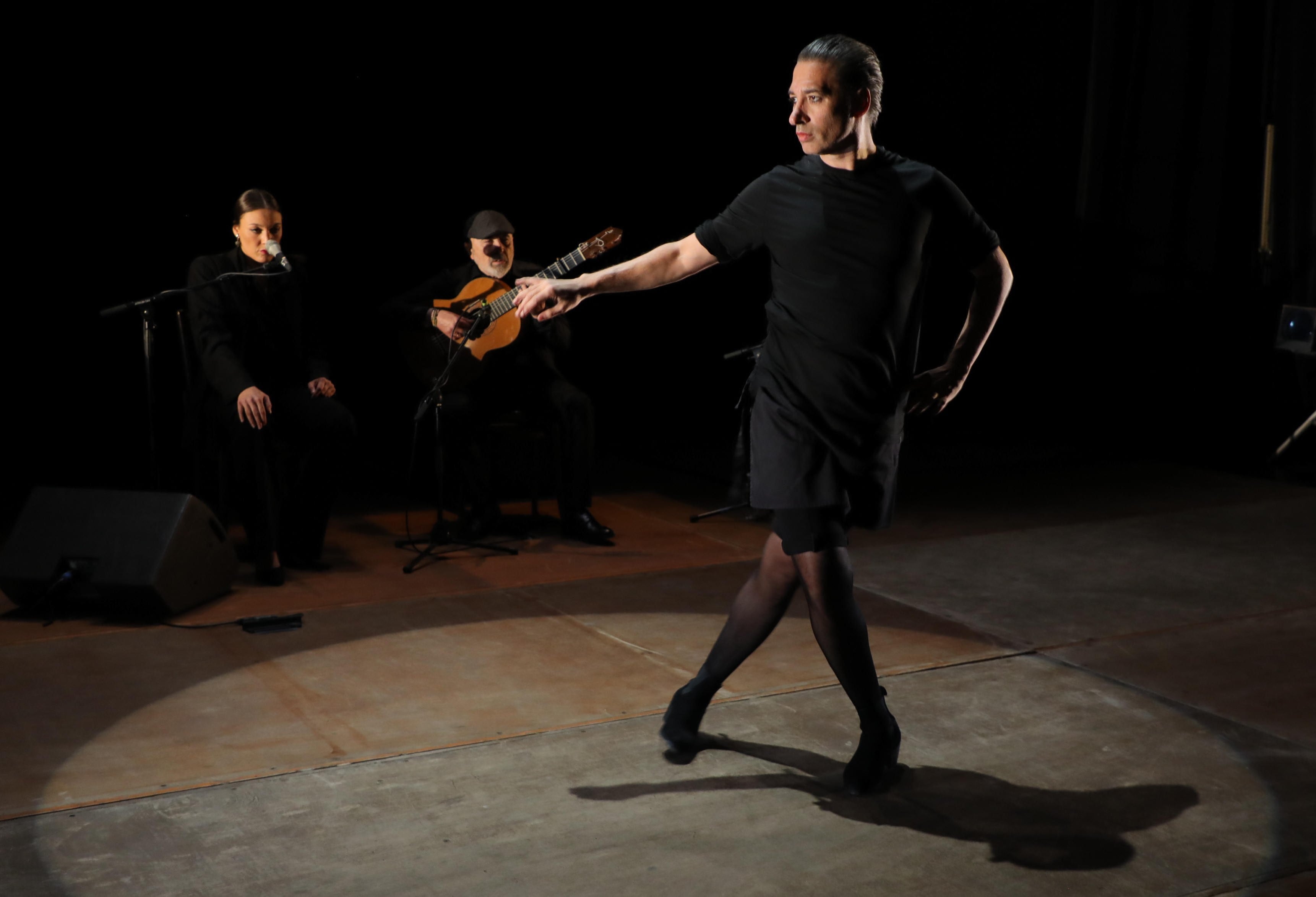 Israel Galván y su troleo (por sevillanas) con Penderecki
