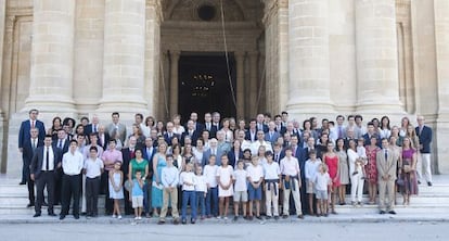 Familiares de Diego de Alvear, este sábado en San Fernando.