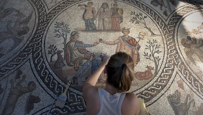 Mosaico romano en C&aacute;stulo, ciudad romana a cinco kil&oacute;metros de Linares (Ja&eacute;n) que alberg&oacute; el &uacute;ltimo puerto del Betis.