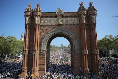 Aspecto del Passeig de Lluís Company durante la concentración convocada por la Assemblea Nacional Catalana y Òmnium Cultural para la Diada de 2016.