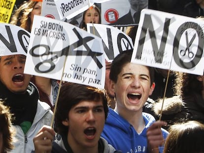 Manifestaci&oacute;n de estudiantes en Madrid contra los recortes y la reforma educativa, en febrero de 2013.