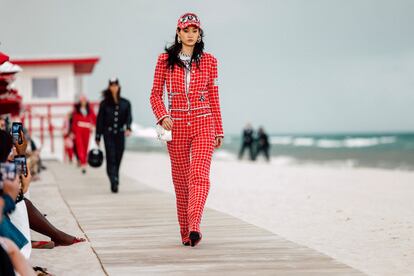 chanel_look-001-cruise-2022-23-show-in-miami-31-1-HD