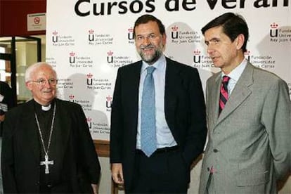 Antonio Cañizares, Mariano Rajoy y el rector de la Universidad Rey Juan Carlos, Pedro González Trevijano.