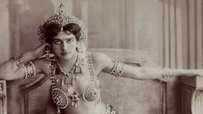 Mata Hari, con su atav&iacute;o de bailarina orienta.l