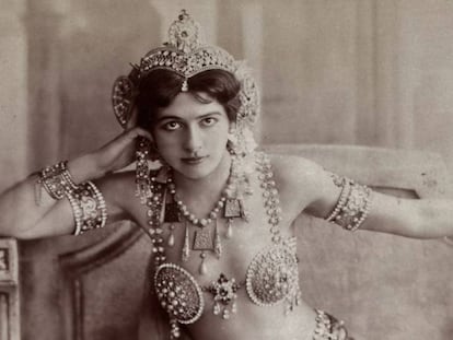 Mata Hari, con su atav&iacute;o de bailarina orienta.l