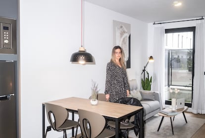 Vanessa Martínez, en su alojamiento del coliving en Rivas-Vaciamadrid.