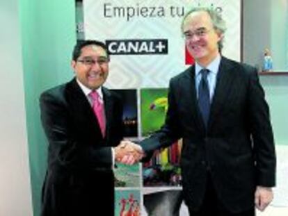 El presidente de Mexico Travel Channel, Juan Vergara, y el consejero delegado de Prisa TV, Pedro Garc&iacute;a Guill&eacute;n. 
