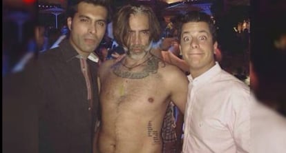 La famosa foto de la fiesta de El Potrillo en Las Vegas.
