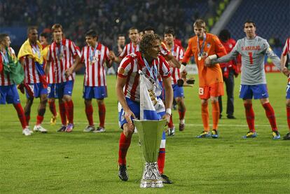 La UEFA nombra al uruguayo, autor de los dos tantos del Atlético, el mejor de la final ante el Fulham.