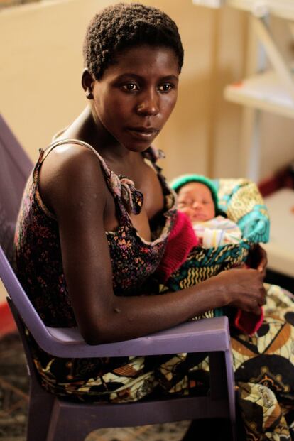 El Ministerio de Sanidad malauí puso en marcha en julio de 2015 un plan de acción para mejorar la calidad de la atención en el parto. Una de las medidas adoptadas es la presencia de parteras especializadas en cada parto, junto con la inversión en el cuidado de los recién nacidos. 
