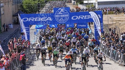 Salida de la prueba Orbea Monegros, con sus 8.000 participantes. Fotografía cedida por la organización.
