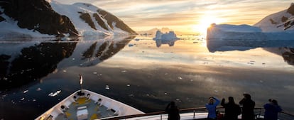 Viajeros a bordo de uno de los cruceros de Silversea en la Antártida. 