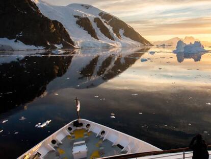 Viajeros a bordo de uno de los cruceros de Silversea en la Antártida. 