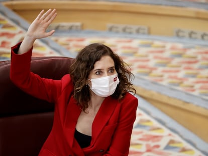La presidenta de la Comunidad de Madrid, Isabel Díaz Ayuso, durante las votaciones para la aprobación de los presupuestos de la comunidad de 2022.