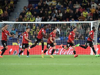 Los jugadores del Mallorca celebran el gol de Amath ante el Villarreal este domingo.