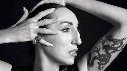 Rossy de Palma con varias joyas de Tiffany & Co diseñadas por Elsa Peretti.