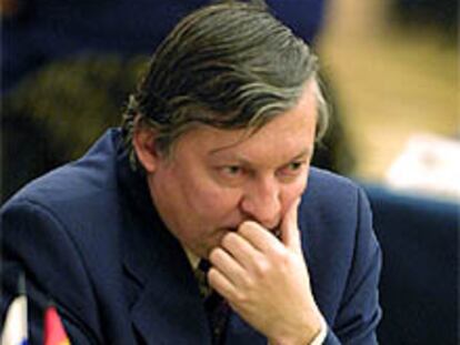 Anatoli Karpov, en la apertura del Mundial ayer en Moscú.