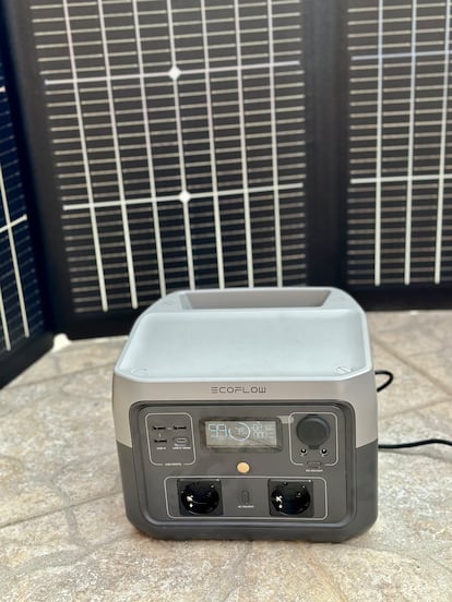 Portable solar battery