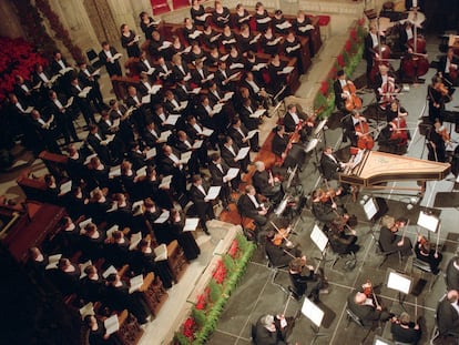 The New York Philharmonic Orchestra and the Westminster Symphony Choir perform Handel's 'The Messiah' on December 18, 2002.