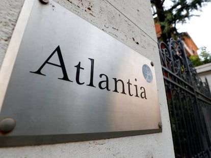 Los Benetton y Blackstone plantan cara a ACS con una oferta por Atlantia a 23 euros por acción