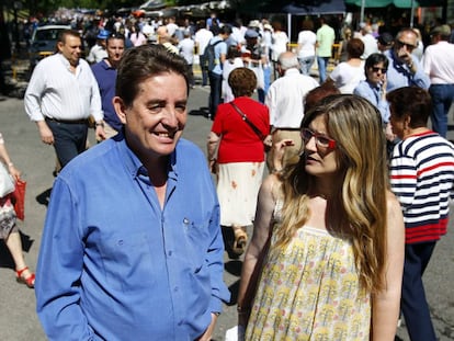 Luis García Montero y Raquel López, candidatos de IU en 2015, días antes de las elecciones.