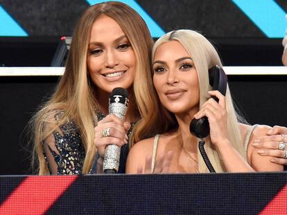 Jennifer Lopez y Kim Kardashian, en el telemarat&oacute;n, Somos una voz.