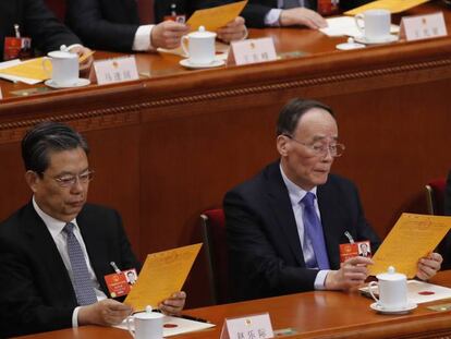 El vicepresidente Wang Qishan (centro), durante el Congreso Nacional Popular, el pasado 19 de marzo en Pekín.