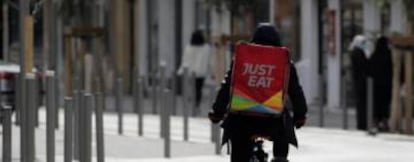 Repartidor de Just Eat en Niza, en 2021.