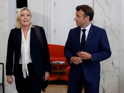 La líder del partido de extrema derecha Reagrupamiento Nacional, Marine Le Pen, y el presidente de Francia, Emmanuel Macron, en una imagen de archivo.